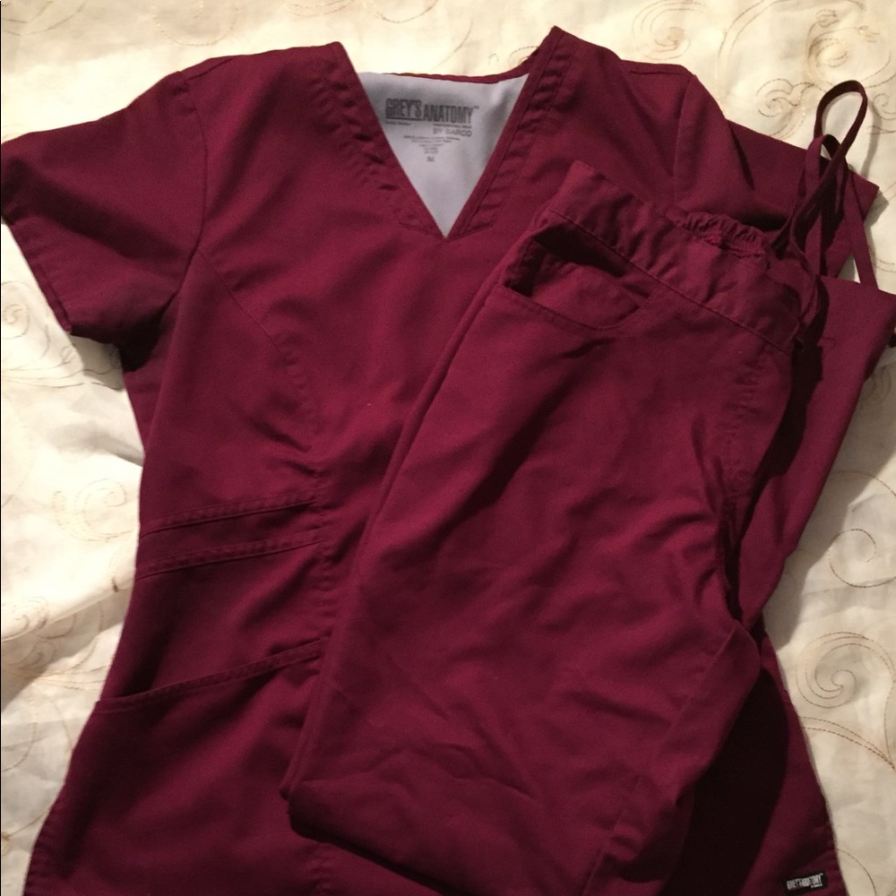 Grey’s Anatomy Scrub Set Size Medium Burgundy
